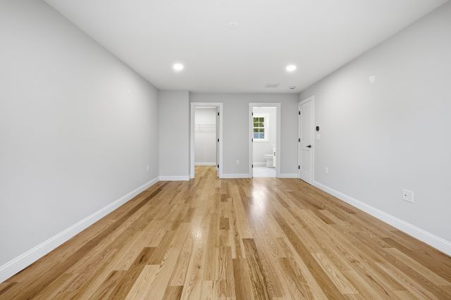 11 Hutchins Circle, Lynnfield, MA 01940