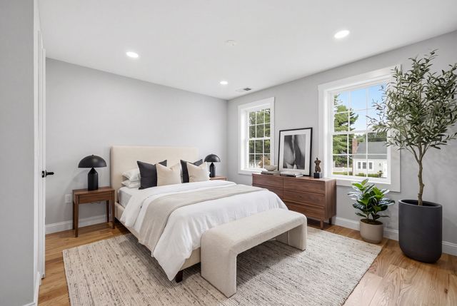11 Hutchins Circle, Lynnfield, MA 01940
