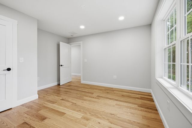 11 Hutchins Circle, Lynnfield, MA 01940