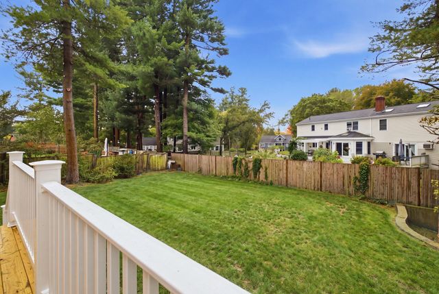 11 Hutchins Circle, Lynnfield, MA 01940