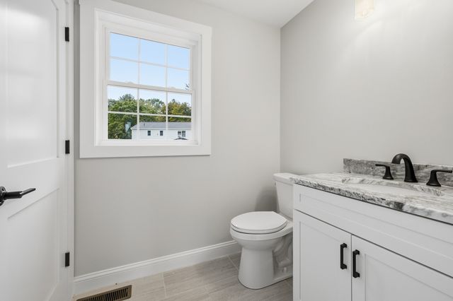 11 Hutchins Circle, Lynnfield, MA 01940