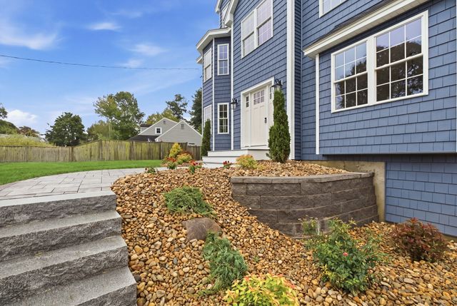 11 Hutchins Circle, Lynnfield, MA 01940