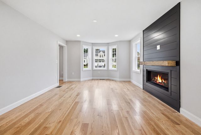 11 Hutchins Circle, Lynnfield, MA 01940