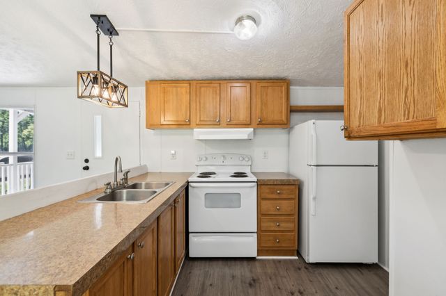 161 Longbranch Rd, Hohenwald, TN 38462