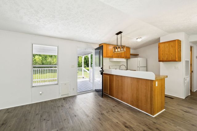 161 Longbranch Rd, Hohenwald, TN 38462
