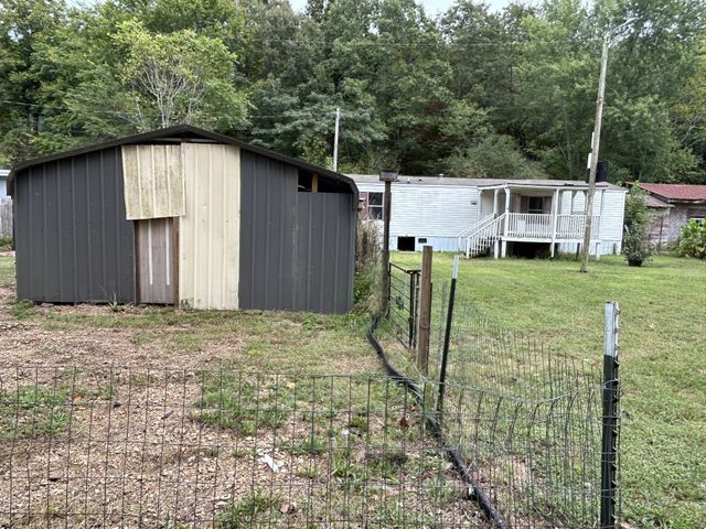 161 Longbranch Rd, Hohenwald, TN 38462
