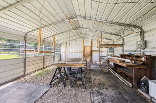 161 Longbranch Rd, Hohenwald, TN 38462
