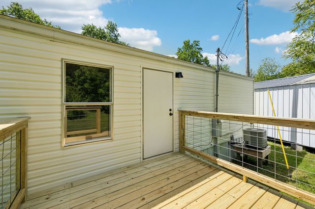 161 Longbranch Rd, Hohenwald, TN 38462