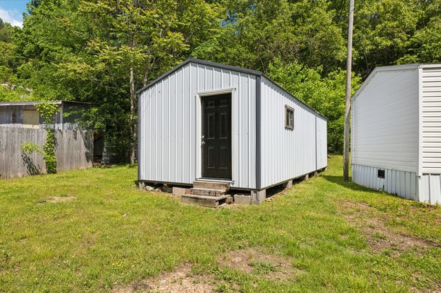 161 Longbranch Rd, Hohenwald, TN 38462