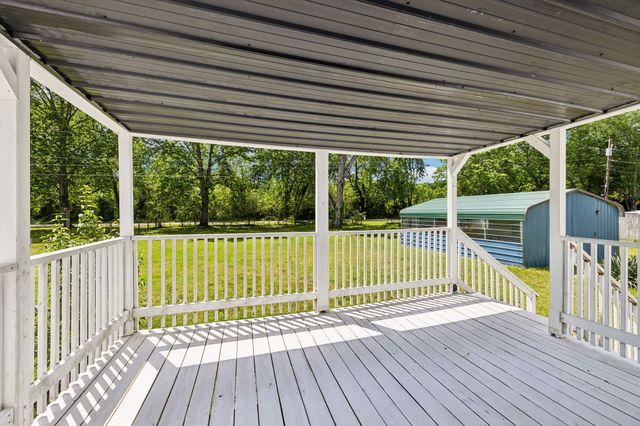 161 Longbranch Rd, Hohenwald, TN 38462