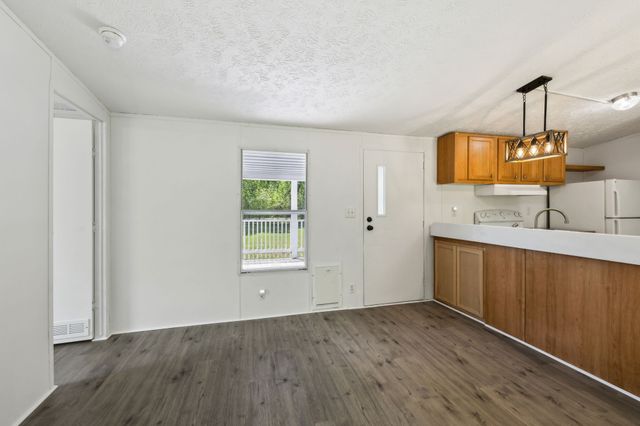 161 Longbranch Rd, Hohenwald, TN 38462