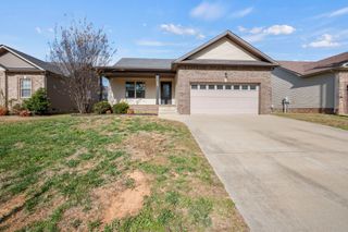 250 Azalea Dr, Oak Grove, KY 42262