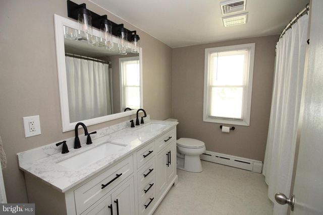203 PENN AVE, Souderton, PA 18964