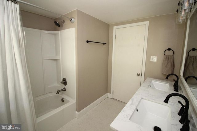 203 PENN AVE, Souderton, PA 18964
