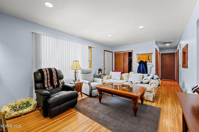 245 Edinborough Drive, Findlay, OH 45840