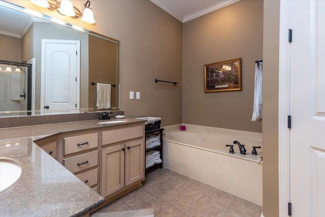 1685 JENNINGS MILL LN W, Collierville, TN 38017