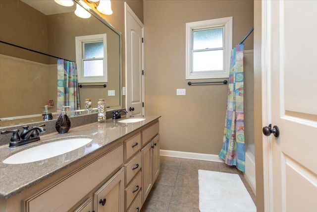 1685 JENNINGS MILL LN W, Collierville, TN 38017