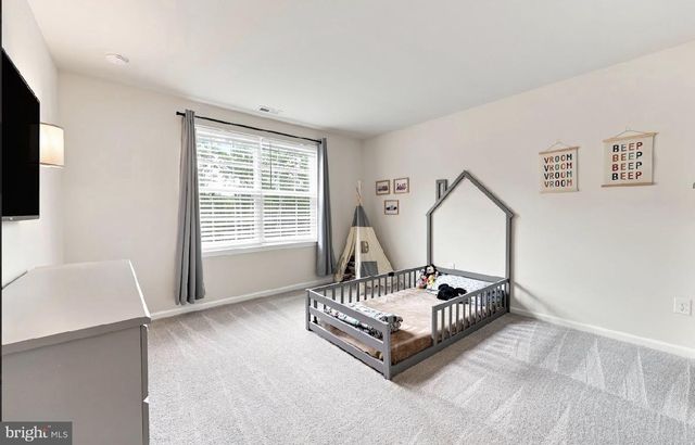 7 CHAMPLAIN ST, Sicklerville, NJ 08081