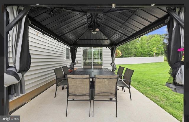 7 CHAMPLAIN ST, Sicklerville, NJ 08081