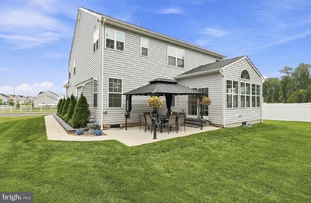7 CHAMPLAIN ST, Sicklerville, NJ 08081