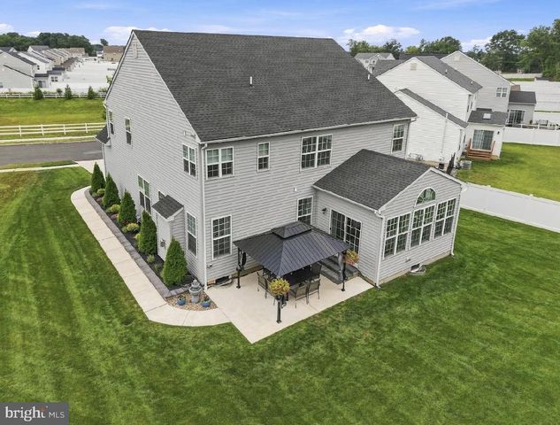 7 CHAMPLAIN ST, Sicklerville, NJ 08081