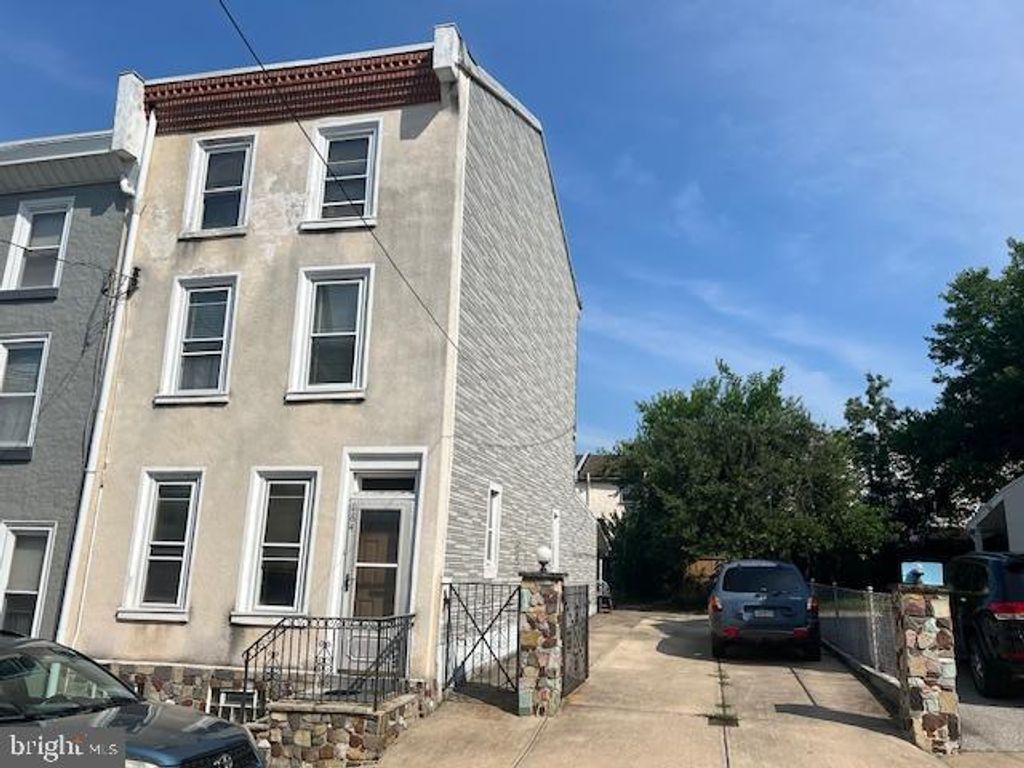 164-66 EAST ST, Philadelphia, PA 19127