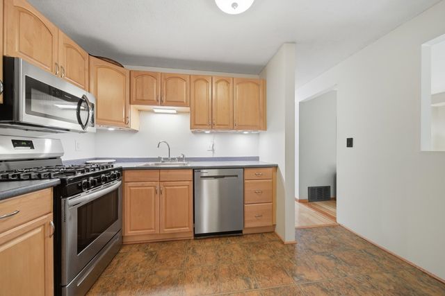 2 Brookside Dr Apt 11, Exeter, NH 03833