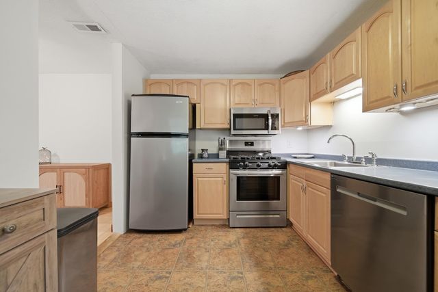 2 Brookside Dr Apt 11, Exeter, NH 03833