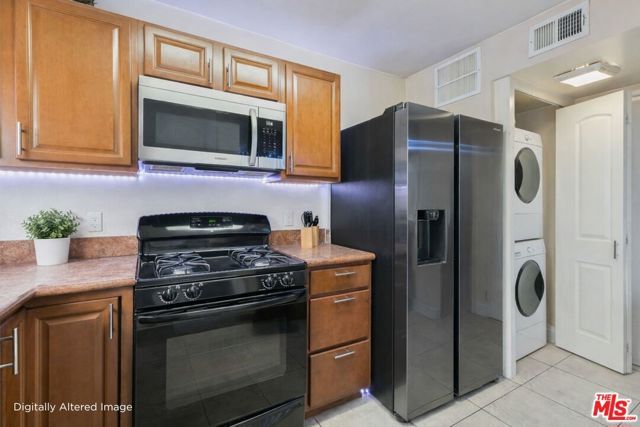 10817 Whipple Street 6, Studio City (los Angeles), CA 91602