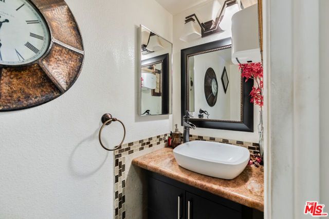 10817 Whipple Street 6, Studio City (los Angeles), CA 91602