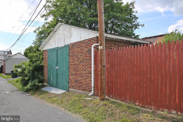 437 N 3RD AVE, Lebanon, PA 17046