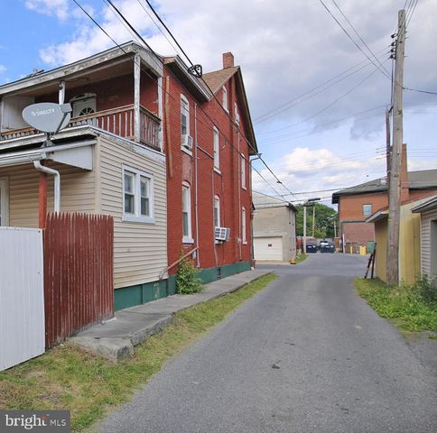 437 N 3RD AVE, Lebanon, PA 17046