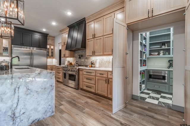 12240 Jazmin Cir, Flint, TX 75762