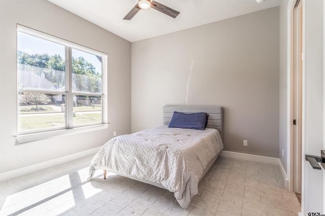 12240 Jazmin Cir, Flint, TX 75762