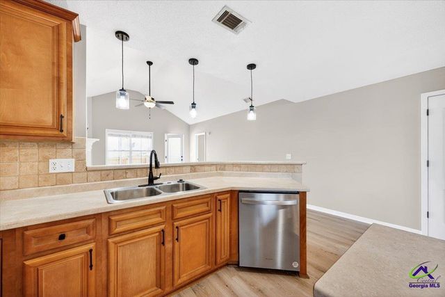 402 Latham Drive, Warner Robins, GA 31088