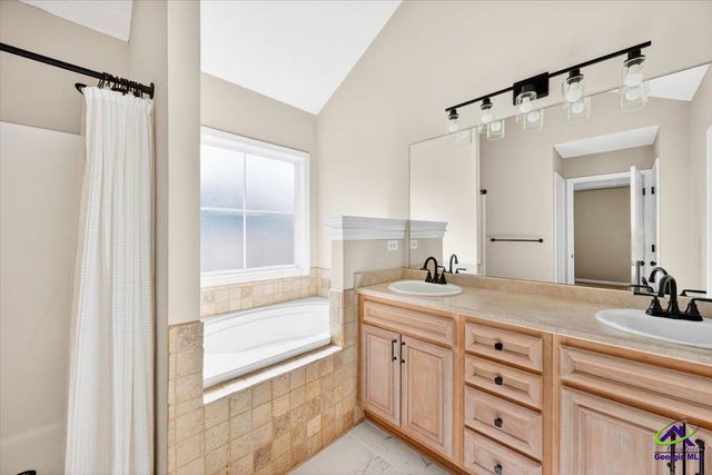 402 Latham Drive, Warner Robins, GA 31088