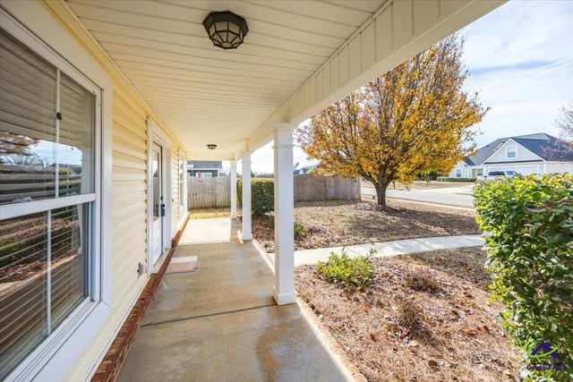 402 Latham Drive, Warner Robins, GA 31088