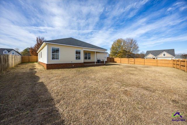 402 Latham Drive, Warner Robins, GA 31088