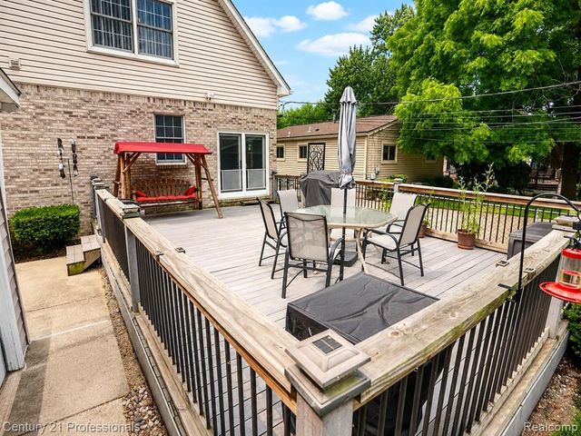 21819 Maple Street, Saint Clair Shores, MI 48081