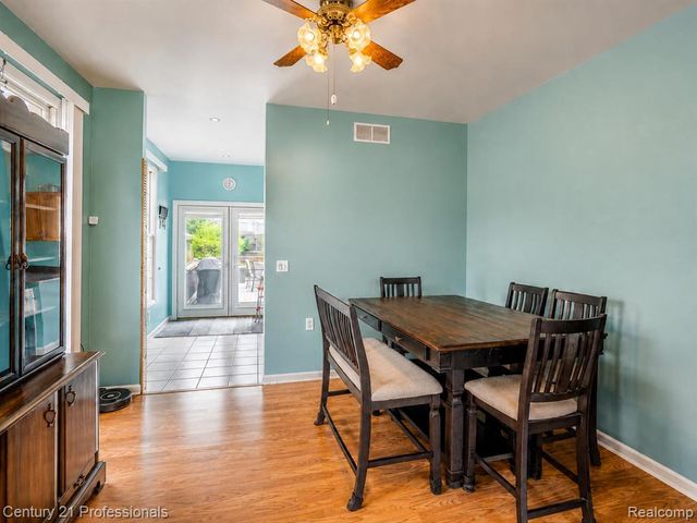21819 Maple Street, Saint Clair Shores, MI 48081