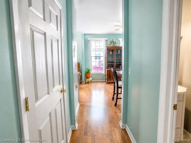 21819 Maple Street, Saint Clair Shores, MI 48081