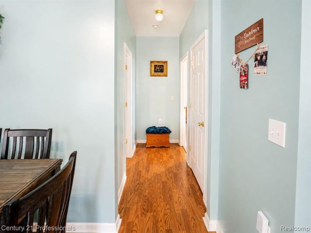 21819 Maple Street, Saint Clair Shores, MI 48081