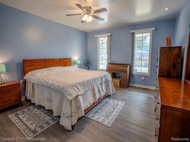 21819 Maple Street, Saint Clair Shores, MI 48081