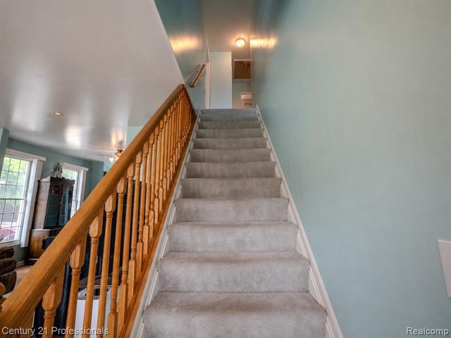 21819 Maple Street, Saint Clair Shores, MI 48081
