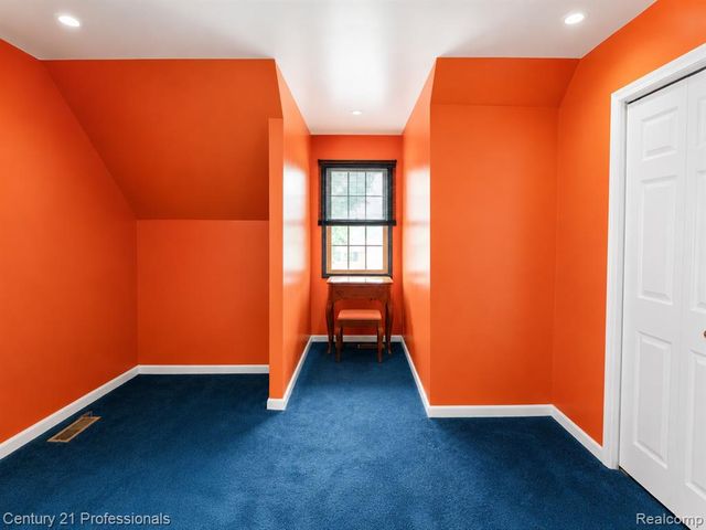 21819 Maple Street, Saint Clair Shores, MI 48081