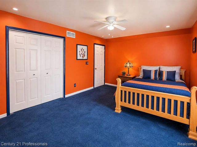 21819 Maple Street, Saint Clair Shores, MI 48081