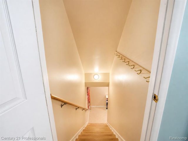 21819 Maple Street, Saint Clair Shores, MI 48081