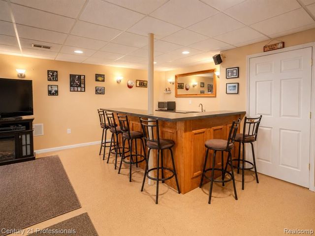 21819 Maple Street, Saint Clair Shores, MI 48081