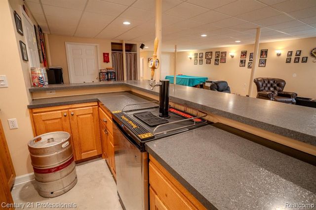 21819 Maple Street, Saint Clair Shores, MI 48081