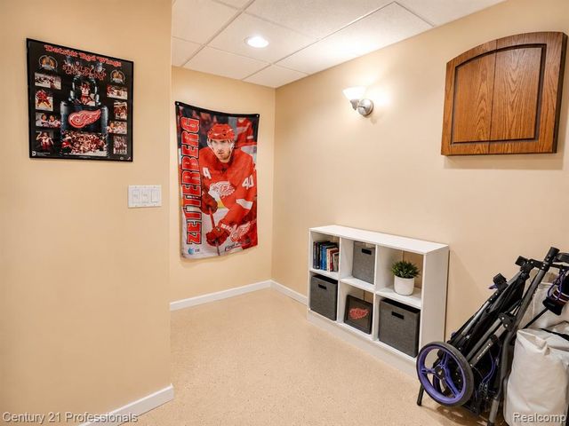 21819 Maple Street, Saint Clair Shores, MI 48081